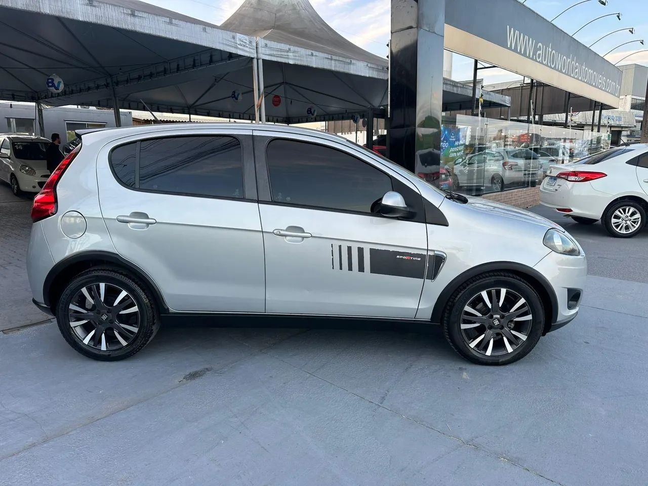 Fiat Palio Sporting 1.6 Flex 16V 5P 2014 - Foto 3