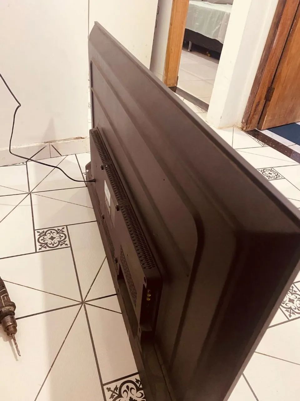 Televisão de 50 polegadas com lista na tela (defeito) - Foto 3