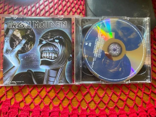 CD DVD Iron Maiden - Different World - Foto 2