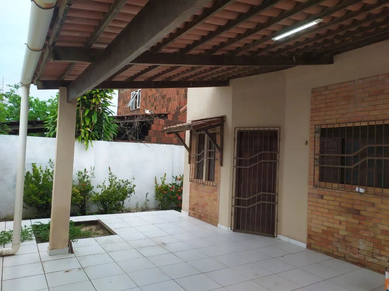 Vende-se casa