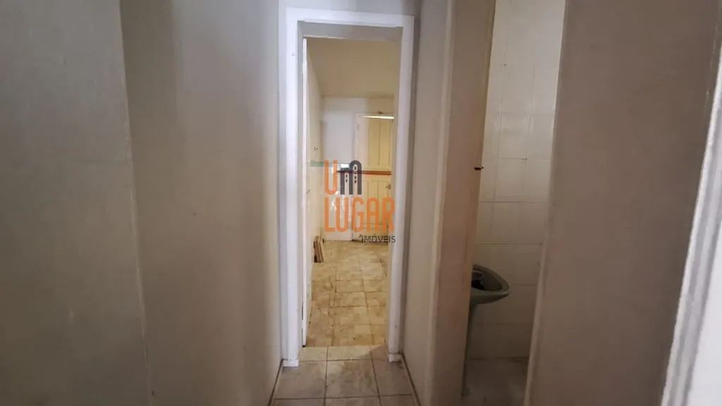 Um Lugar Imóveis Vende: Casa com ótimo espaço e boa localização na Alcindo Cacela entre Do - Foto 12