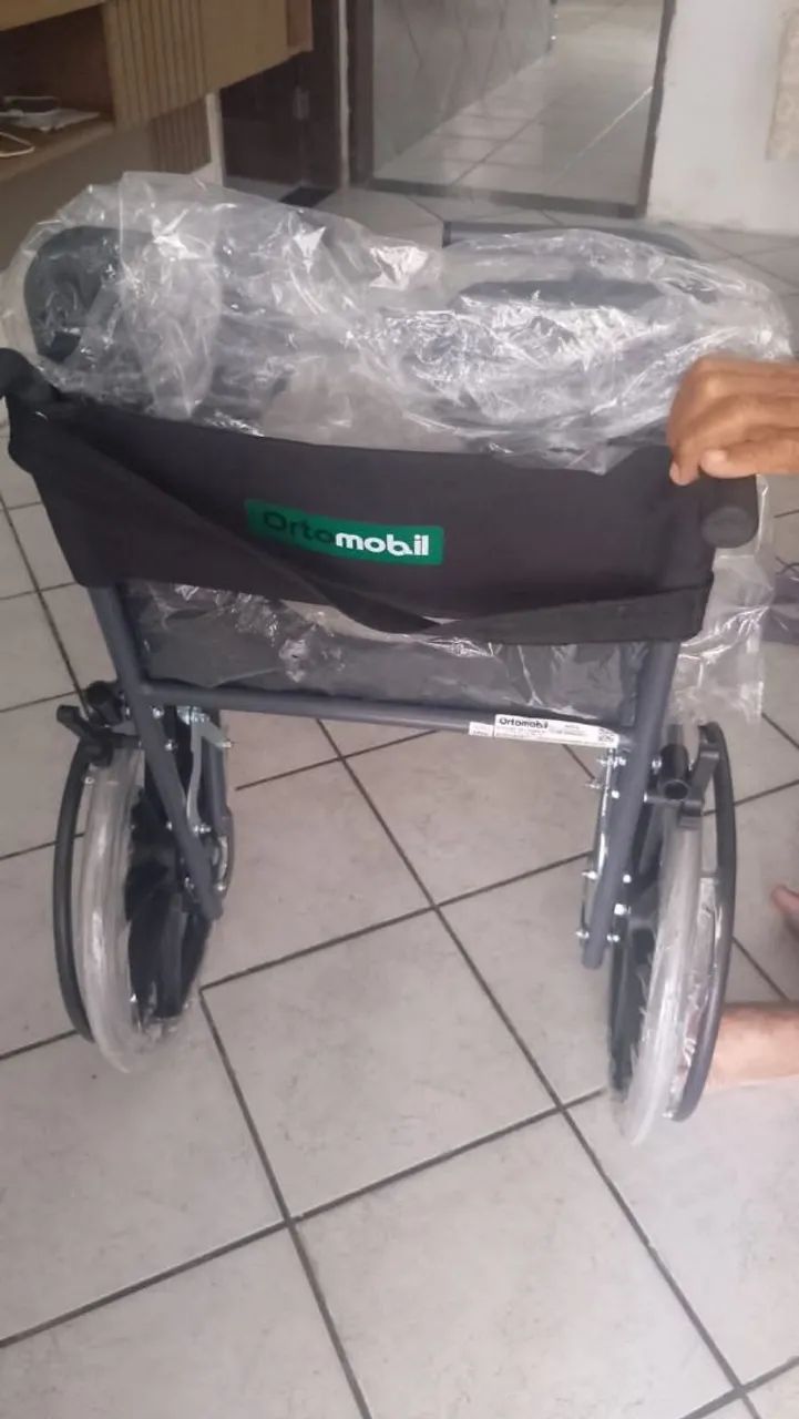 Cadeira de rodas para banho  - Foto 3
