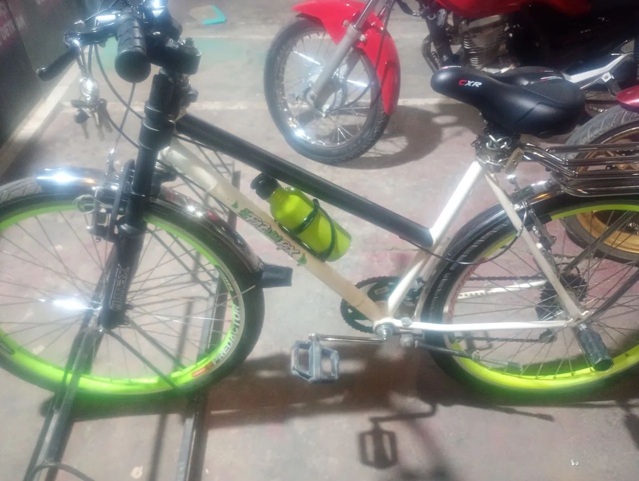 Vedende se bicicleta montada 500 aro predador garfo 5polegadas  - Foto 2
