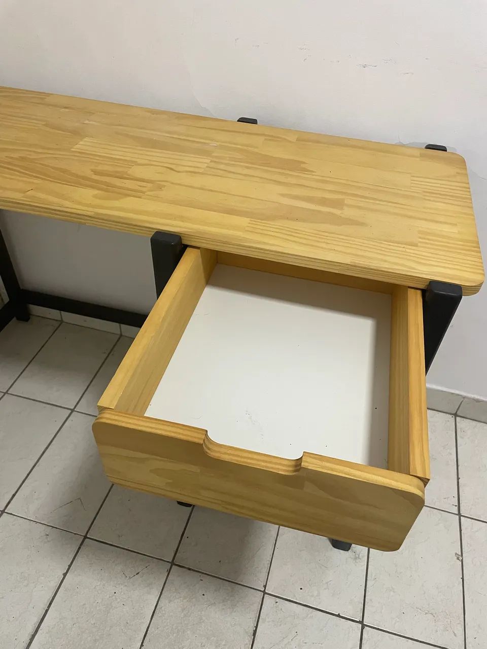 Escrivaninha de Pinus com Gaveta + Prateleiras | Ótimo Estado - Foto 3