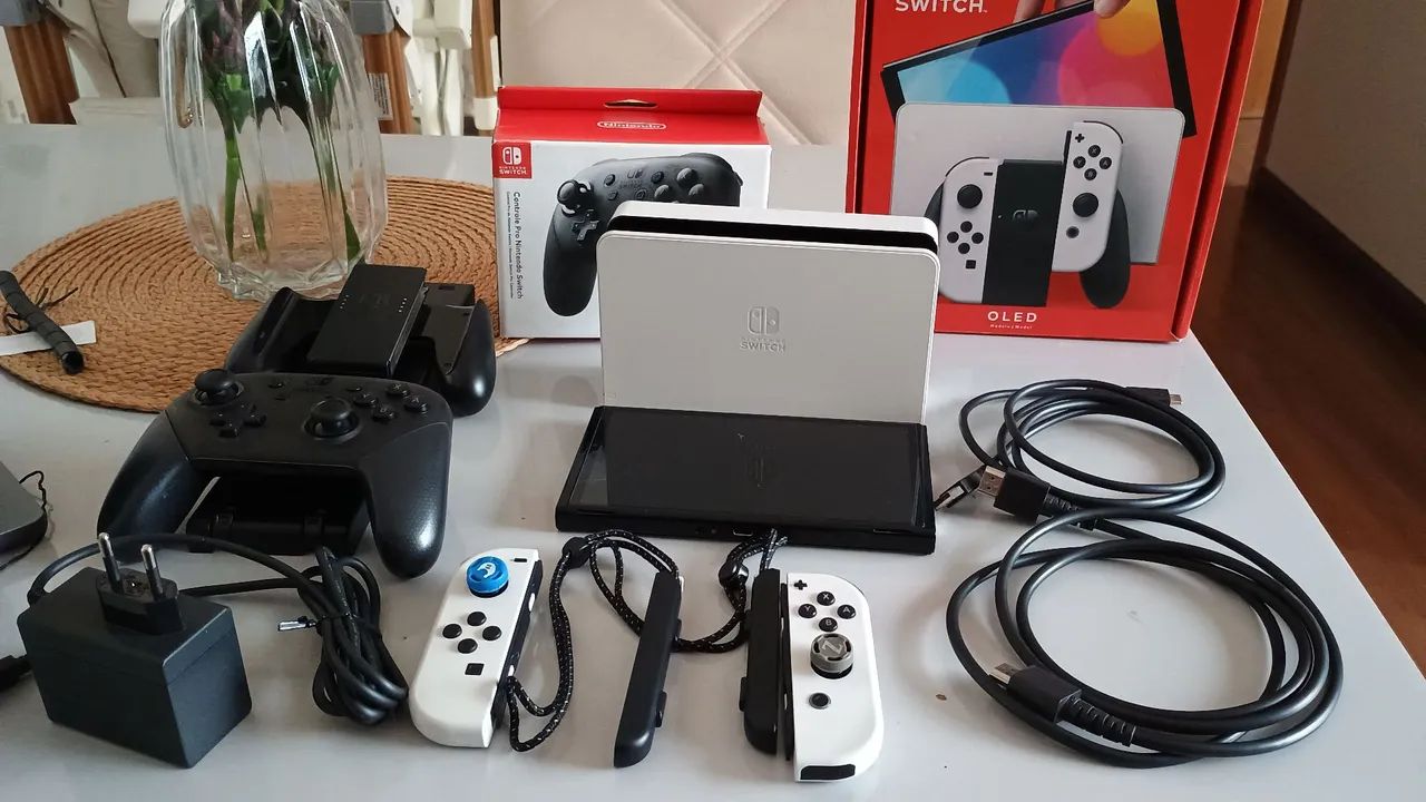 Nintendo Switch【中古】 Nintendo switch OLED + 3 jogos originais - Consoles de Vídeo Game