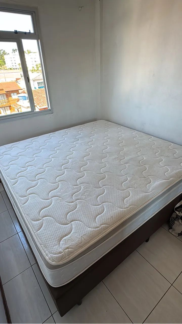 Vendo cama king usada
