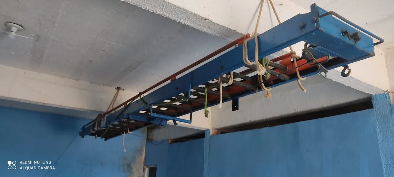 Escada Giratória para veiculos  - Foto 4