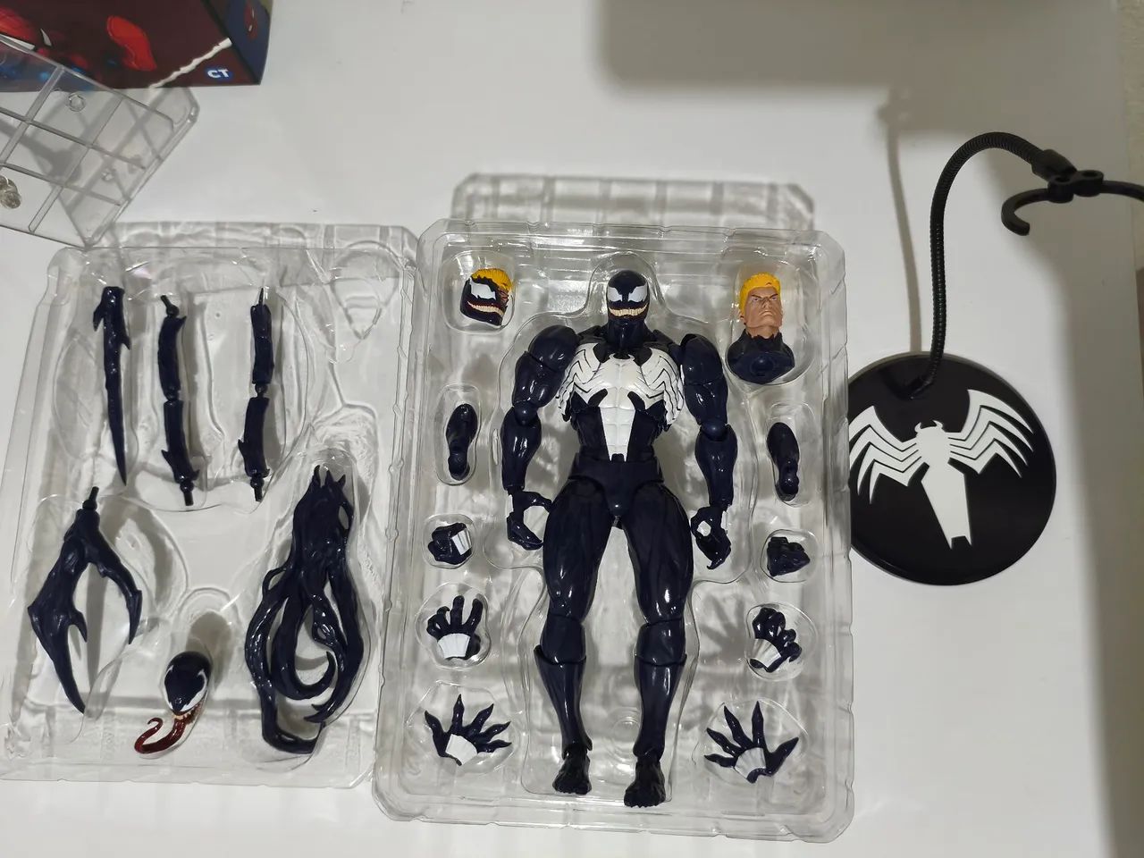 Mess Toys Venom Eddie Brock (Original) - Foto 4