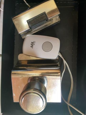 Trava para porta com botão