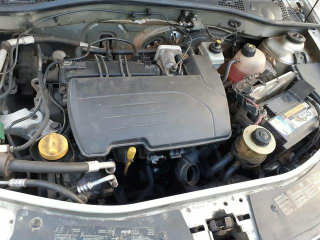 Vende-se Logan Renault 2011 / 2012 - Foto 9