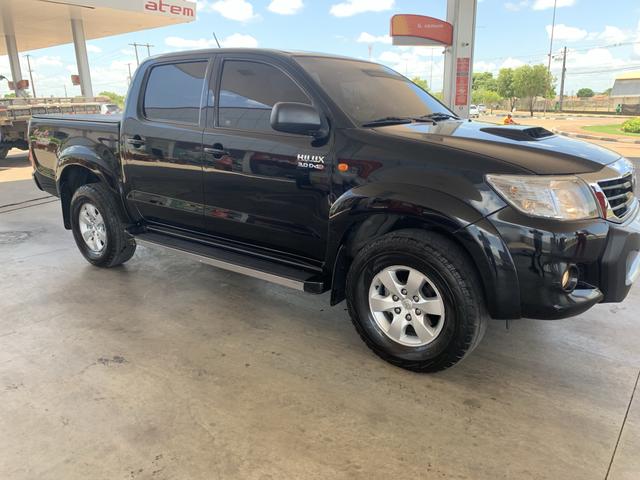Vende-se HILUX automática