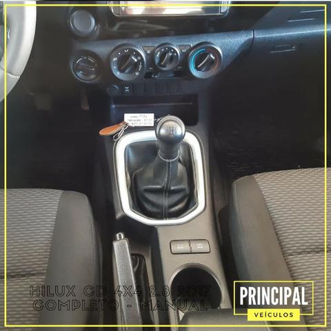 Toyota Hilux Cd 4x4 2.8 2017 Completo - Manual - Foto 7