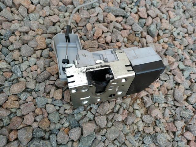 Fechadura dianteira direita Peugeot 307
