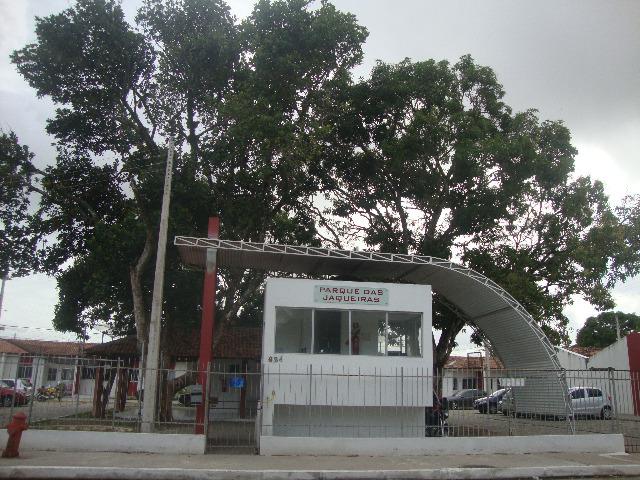 Alugo Casa cond. fechado, Bairro Santos Dumont,Maceió-AL, (500,00), 2 quartos, com garagem