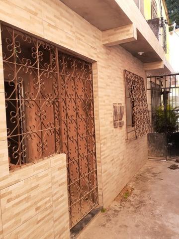 Alugo casa 2/4 Cidade Nova