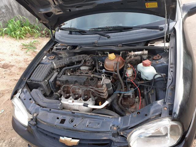 Vende-se esse corsa clássic ou troca em moto pego dinheiro tbem ano 2009/2010 - Foto 5