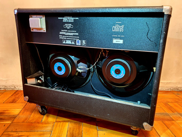Amplificador Fender Ultimate Chorus 130w Marshall Vox Orange laney blackstar peavey - Foto 4