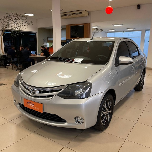 TOYOTA ETIOS XLS 2017