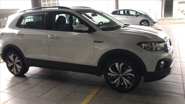 VOLKSWAGEN T-CROSS 1.0 200 TSI TOTAL FLEX COMFORTLINE AUTOMÁTICO