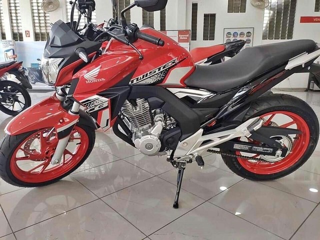 HONDA TWISTER