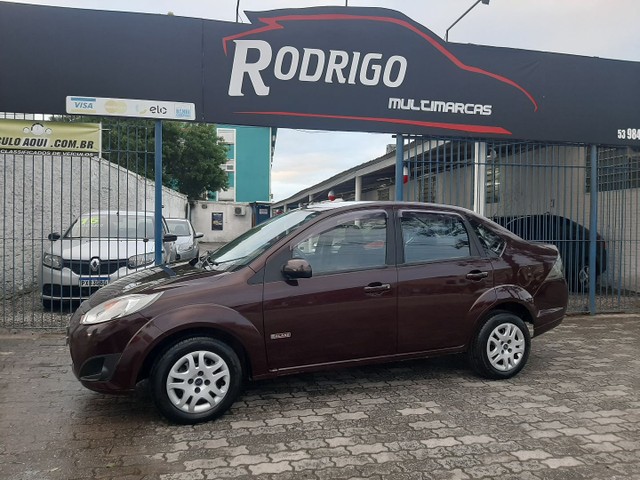 FIESTA SEDAN
