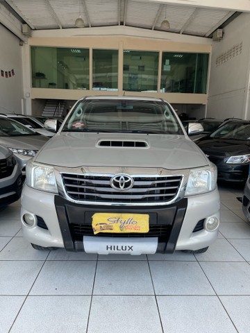 HILUX 2013 A TOP, CARRO TODO REVISADO, ORIGINAL DE FÁBRICA ATÉ OS PÁRA-CHOQUES EXTRA!
