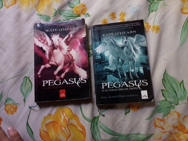 2 livros Série Pegasus