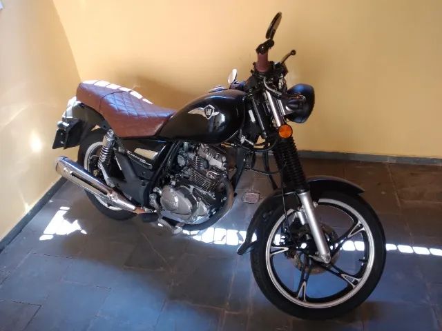 Moto Suzuki Chopper Road 150