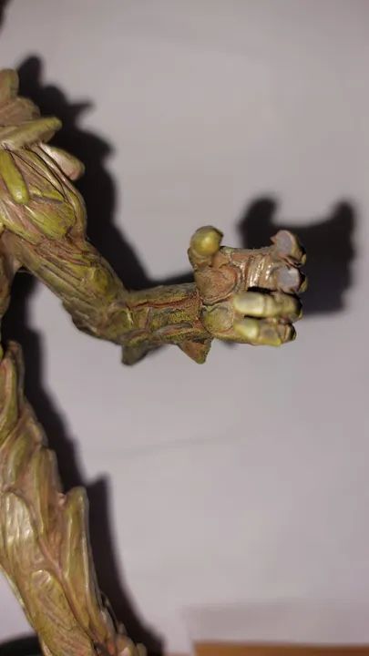 Groot Eaglemoss Fact Files com 2 dedos quebrados - Foto 2