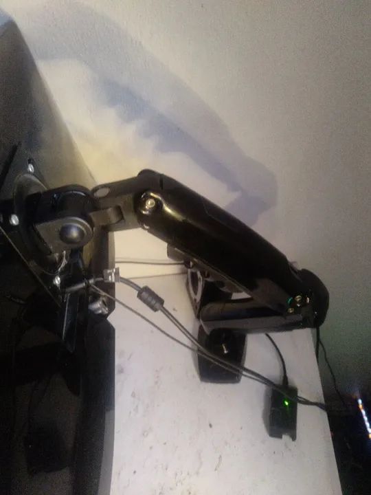 Monitor LG Widescreen 25 polegadas 2560x1080px de Resolução + braço