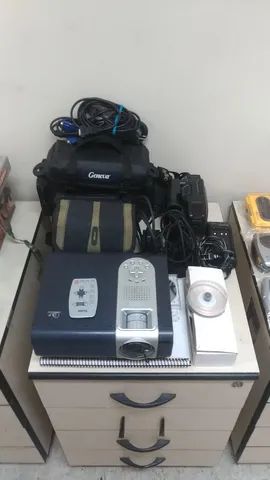 Filmadora Panasonic, completa, acessórios, bolsa, no estado. E outros.