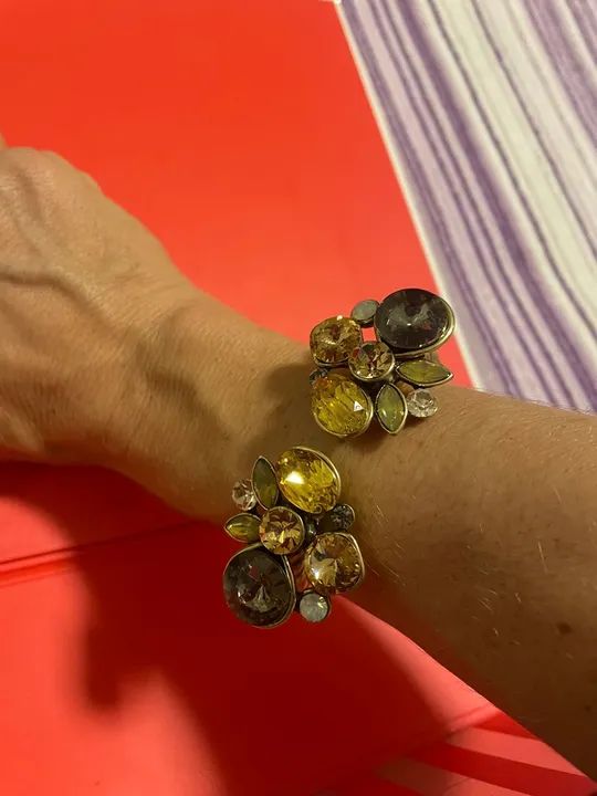 Brincos variados de strass e pedras - Foto 5