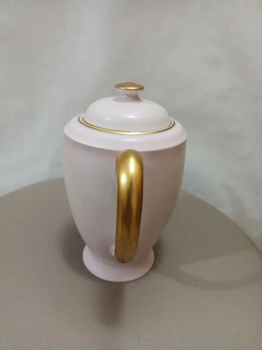 Bule de Chá Rosa com Detalhes Dourados porcellana Mauá  - Foto 2