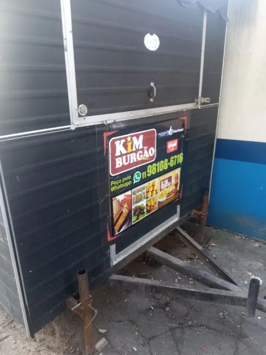 Trailer de lanches medindo 2,5 x 2,00. 