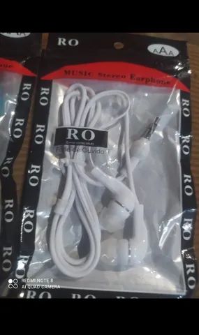 Fone de ouvido com fio. 64292267870083120