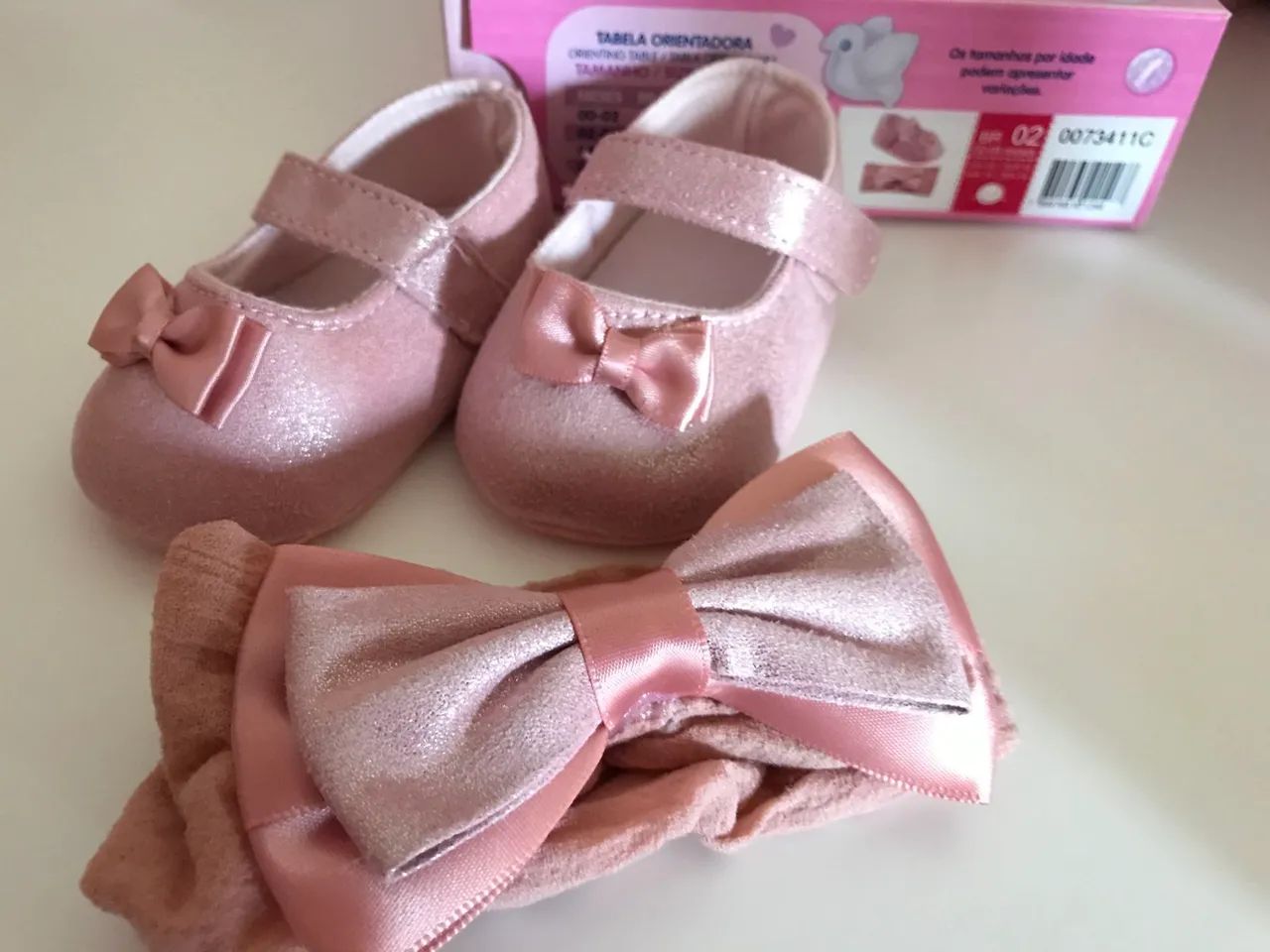 Sapatinho de bebê com laço - NOVO