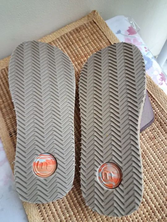 CHINELO CONFORTÁVEL E MACIO TAMANHO 35/36 - Foto 3