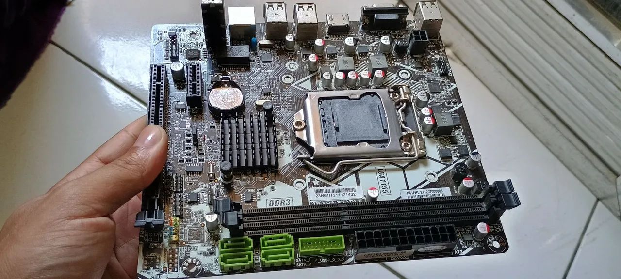 Placa Mãe H61 LGA 1155 Intel COM  DEFEITO 