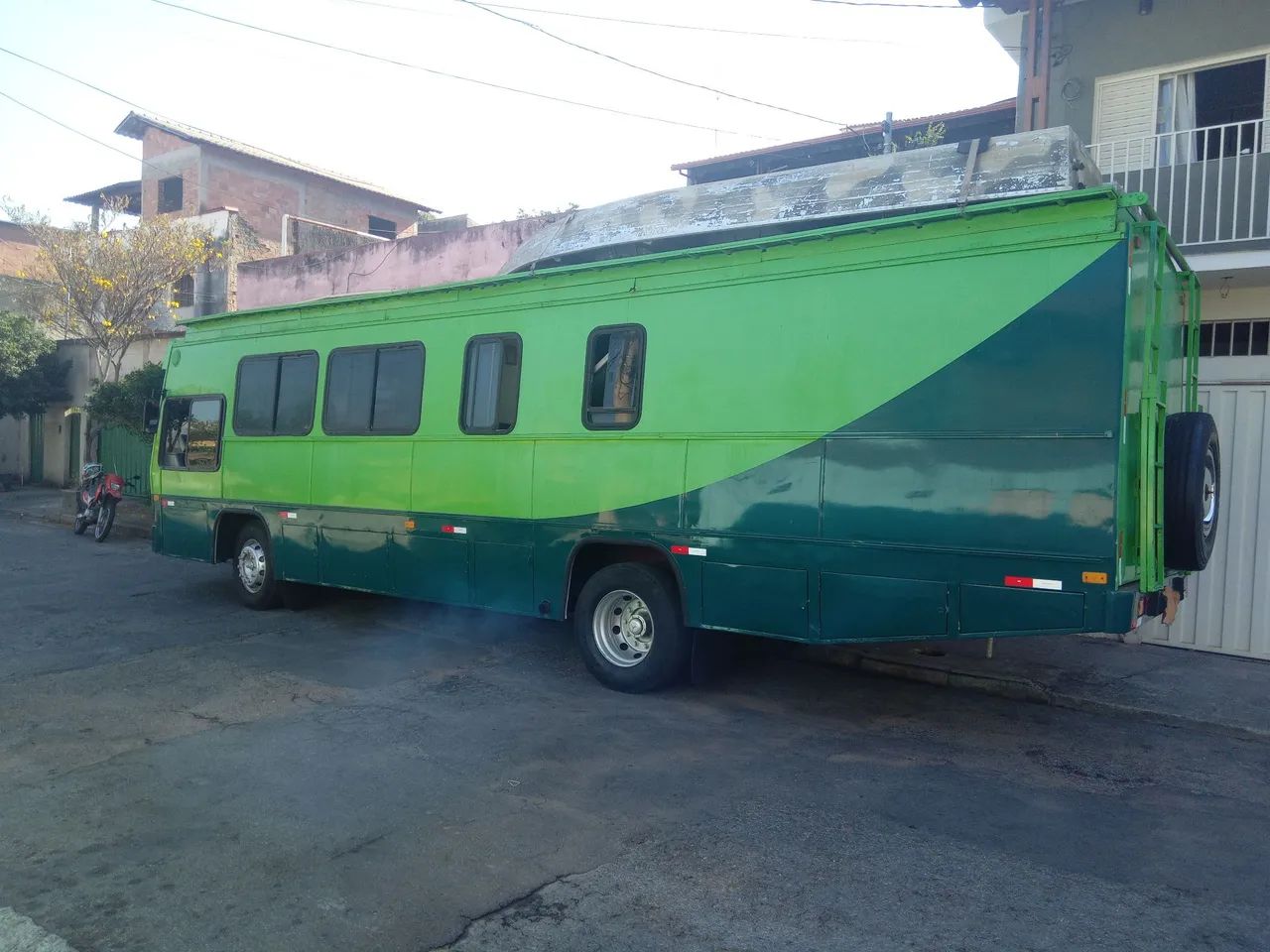 Onibus preparado para pesca,caio vitoria ano 90 motor 366