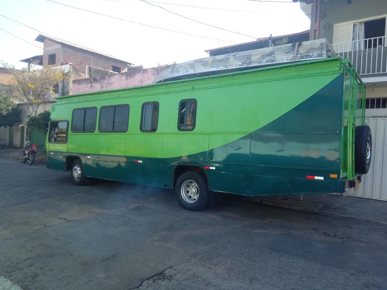 Onibus preparado para pesca,caio vitoria ano 90 motor 366