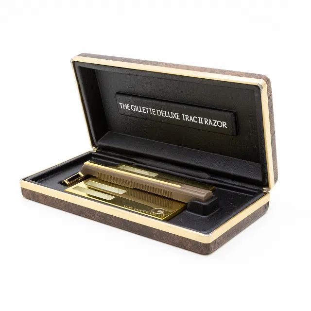 Estojo com Barbeador The Gillette Deluxe Trac II Razor