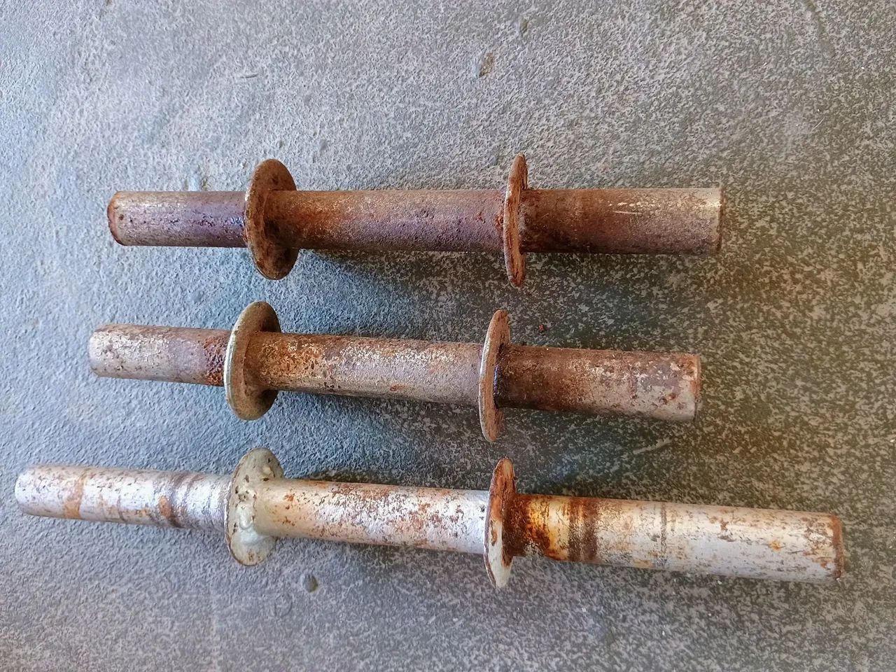 Halteres antigos de ferro -  ótimo para treino