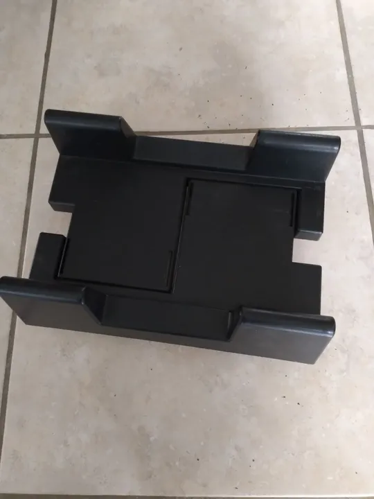 Suporte p CPU nobreak polipropileno preto com regulagem
