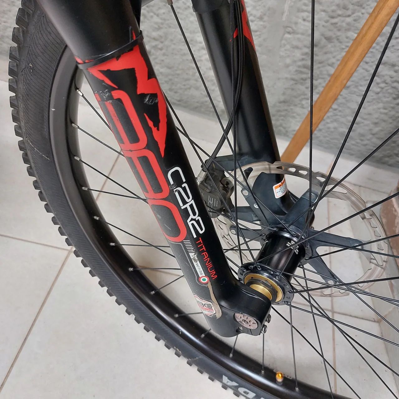 Bicicleta Nukeproof pulse aro 27,5Downhill Amarela - Foto 3