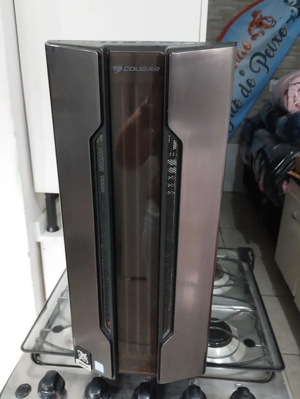 Gabinete gamer cougar 