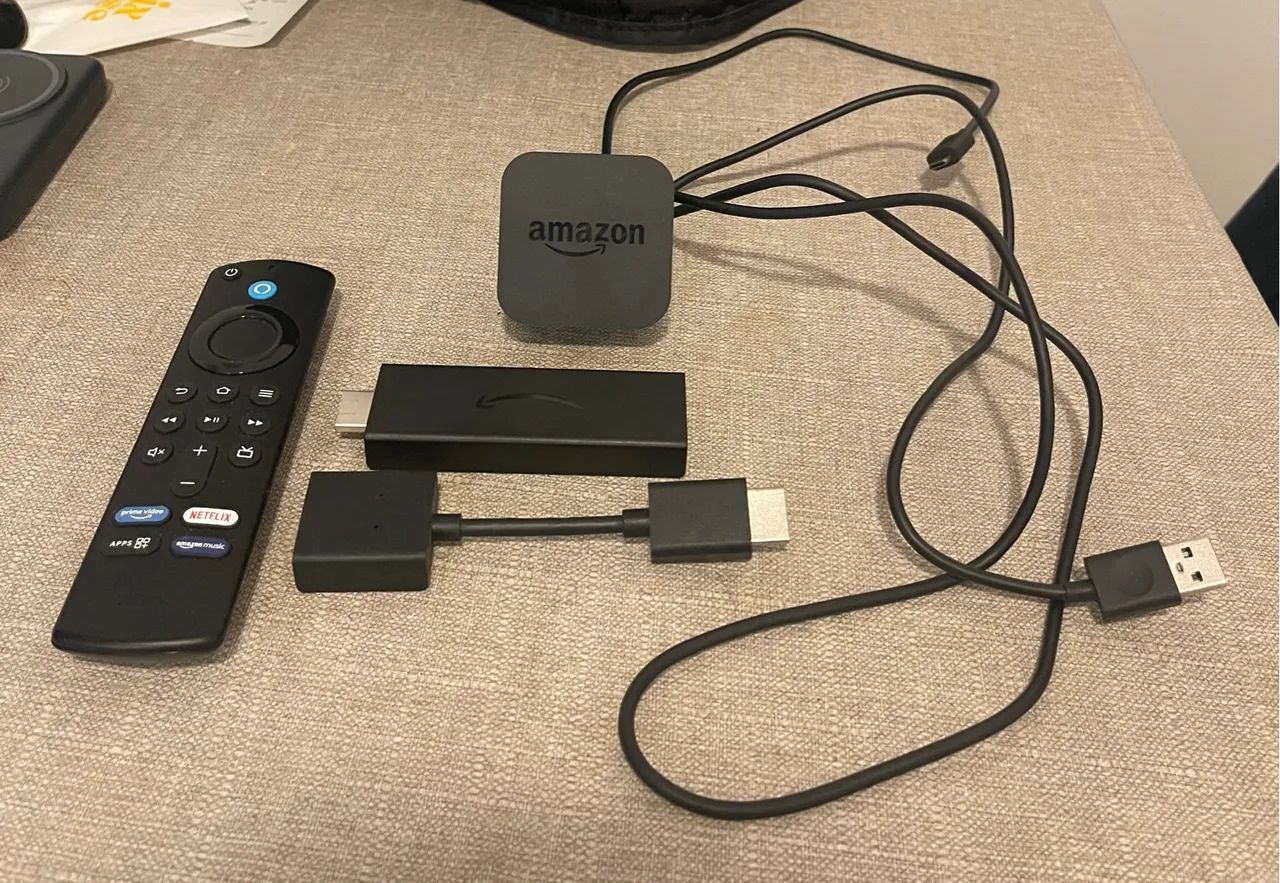 Fire Stick TV Full HD com Controle Remoto por Voz