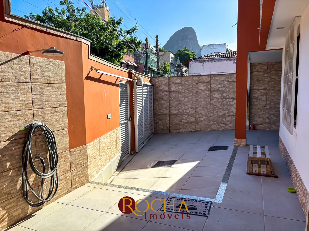 Linda casa duplex 225m², com 3 quartos sendo 2 suites, em Maruípe - Vitória - ES