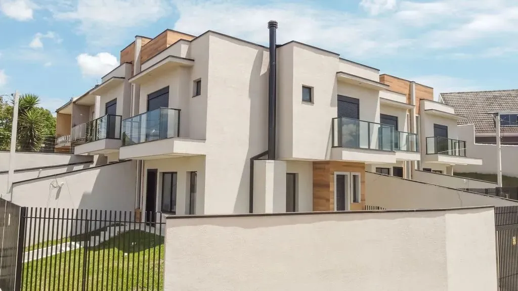 Sobrado à venda em Curitiba-PR, Atuba: 3 Quartos, 2 Vagas, 103,56 m².