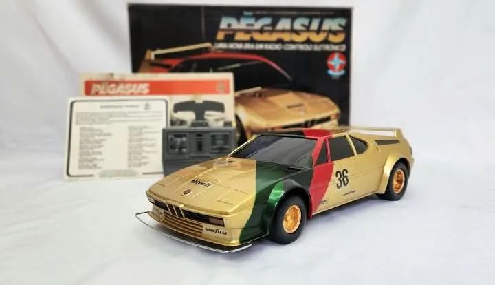 Carro de corrida de controle remoto Pegasus - Hobbies e coleções