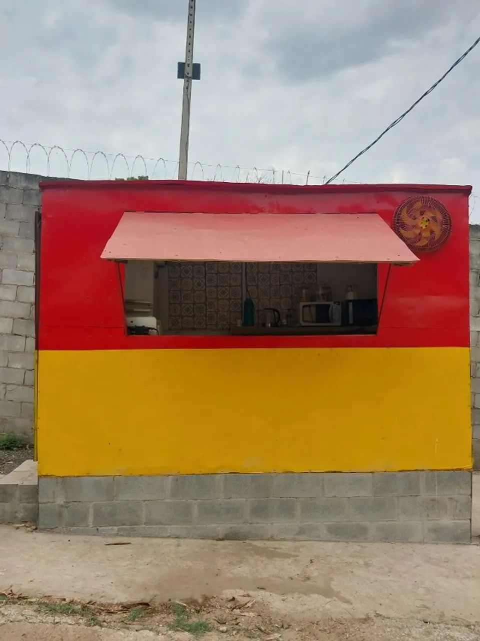 Trailer COM RODAS  - Vermelho e Amarelo - PRONTO PARA TRABALHAR - Foto 2